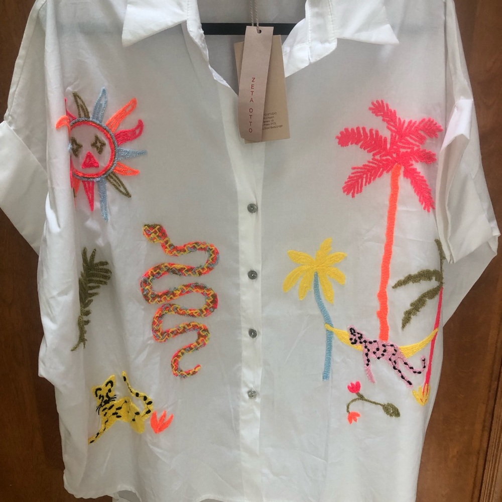 New MADE IN ITALY White Embroidered Blouse with Tropical Design. One size fits